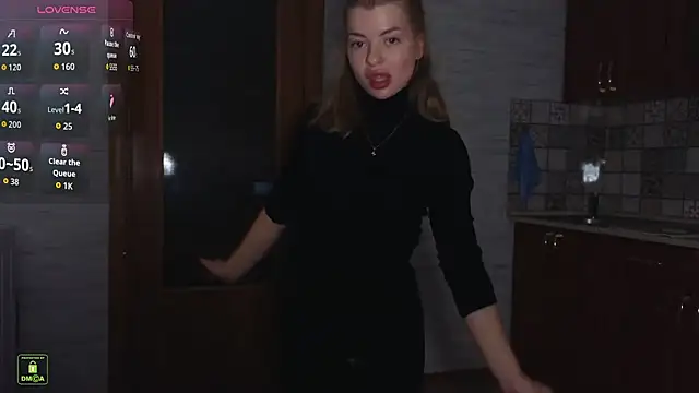 RinaBlondie online show from September 13, 2025, 2:39 pm