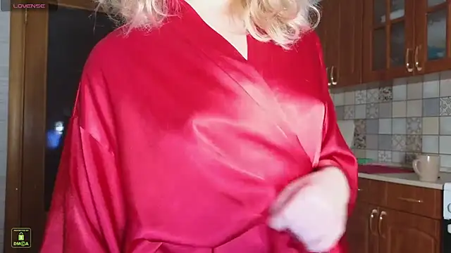 RinaBlondie online show from November 3, 2025, 3:48 pm