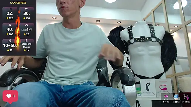 Snapshot of andy_dwels777 chatting on February 8, 2025, 10:40 pm andy dwels777 online show from February 8, 2025, 10:40 pm