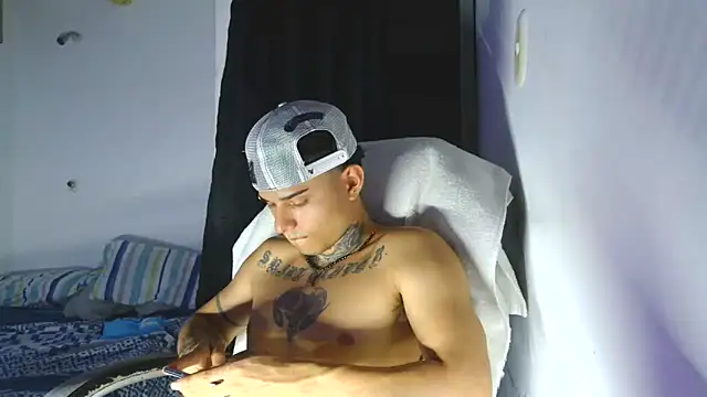 Skartoliver online show from October 7, 2025, 4:02 am