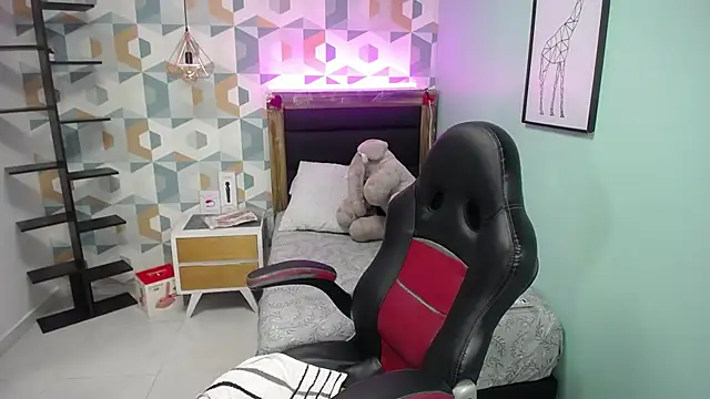 Snapshot of CATIAJONES chatting on March 11, 2025, 7:03 pm CATIAJONES online show from March 11, 2025, 7:03 pm