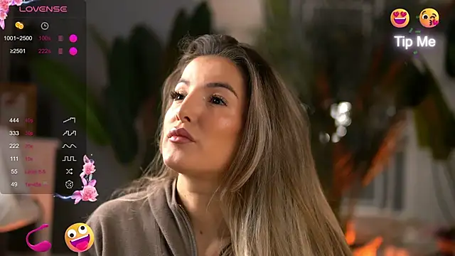 KellyMathews online show from October 11, 2025, 2:23 am