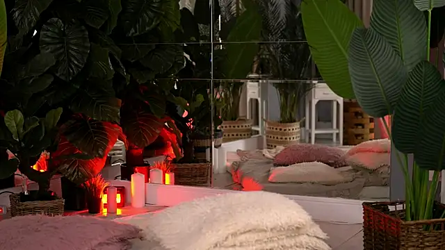 Snapshot of KellyMathews chatting on January 12, 2026, 1:12 am KellyMathews online show from January 12, 2026, 1:12 am