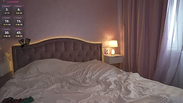 Snapshot of _Moon__Shine_ chatting on July 25, 2026, 4:53 am Moon Shine online show from July 25, 2026, 4:53 am