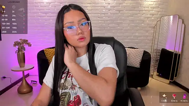 AmberLewis  online show from October 9, 2025, 2:56 am