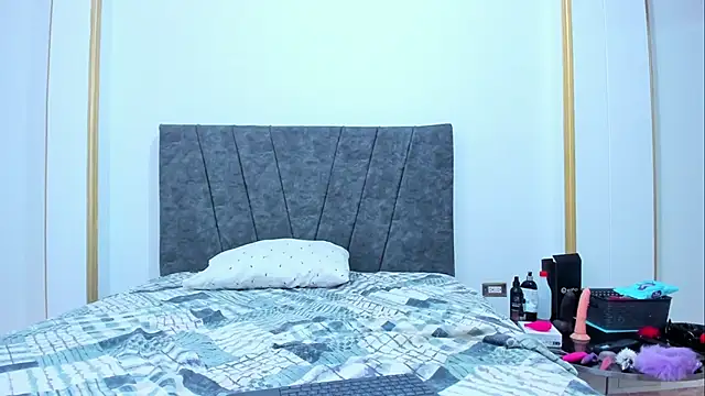 bella-black online show from October 13, 2025, 11:16 pm