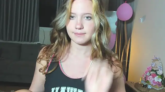 Snapshot of HanahCute chatting on March 7, 2025, 5:28 pm HanahCute online show from March 7, 2025, 5:28 pm
