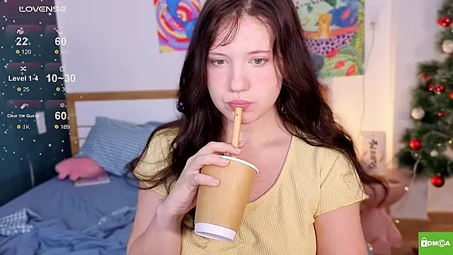 HanahCute online show from December 4, 2025, 1:59 am