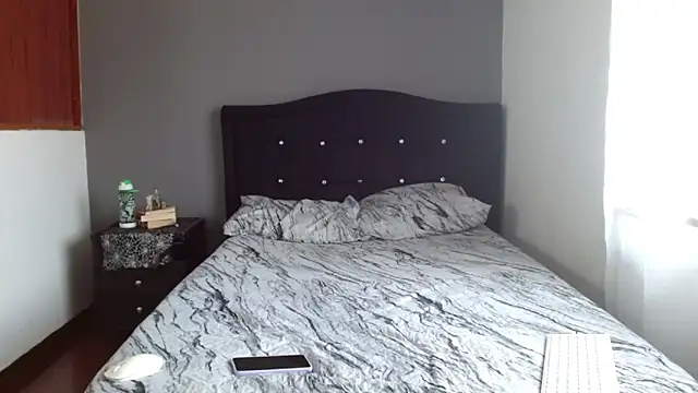 Emilia 1995 online show from October 27, 2025, 2:07 pm