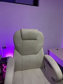 Snapshot of nyna_1 chatting on February 27, 2026, 12:33 am nyna 1 online show from February 27, 2026, 12:33 am