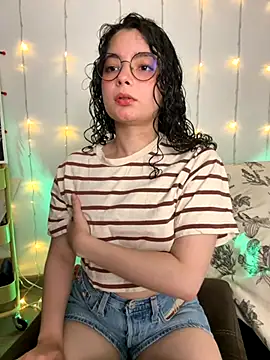 Antoniart  online show from October 12, 2025, 2:35 am