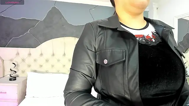 AmberGreyy  online show from September 21, 2025, 12:32 pm