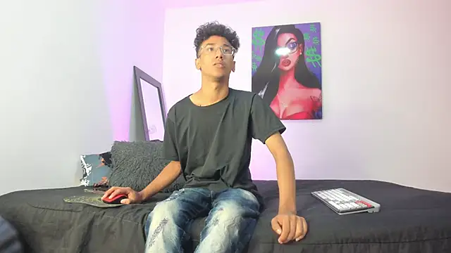 harrytwink18 online show from February 27, 2025, 1:28 pm