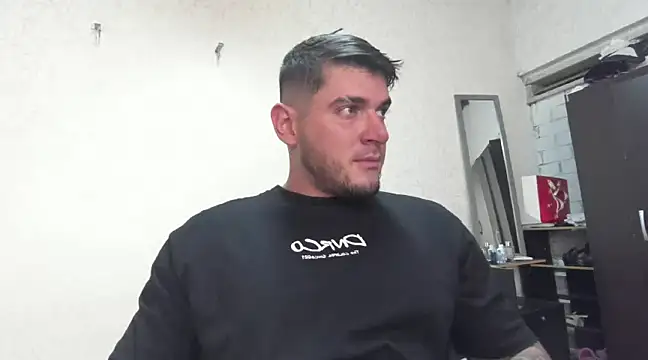 Snapshot of Teilor_Creed chatting on February 5, 2025, 7:53 pm Teilor Creed online show from February 5, 2025, 7:53 pm