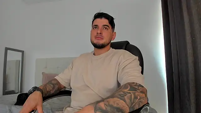 Teilor Creed online show from December 2, 2025, 6:53 pm