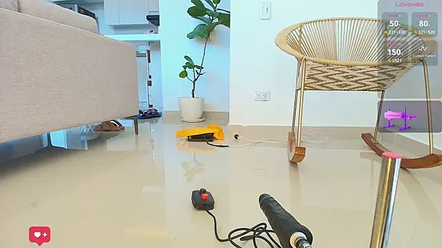 Snapshot of HelennaMoon_ chatting on December 1, 2025, 12:50 pm HelennaMoon online show from December 1, 2025, 12:50 pm