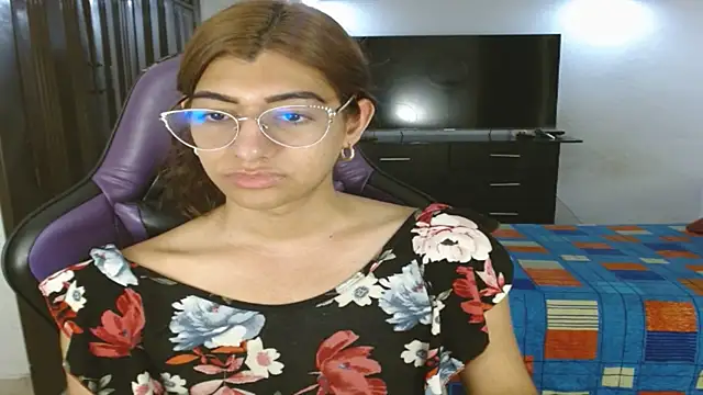 Snapshot of engielphoenis14 chatting on July 11, 2026, 11:27 pm engielphoenis14 online show from July 11, 2026, 11:27 pm