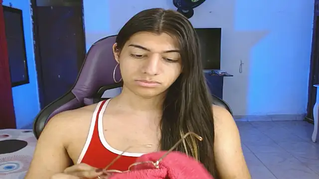 engielphoenis14 online show from April 1, 2026, 11:34 pm