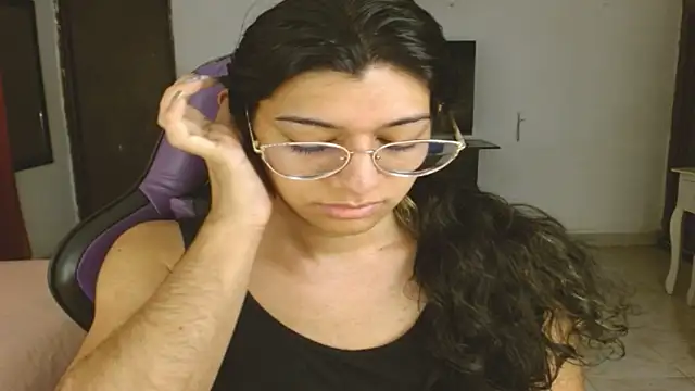 engielphoenis14 online show from February 5, 2026, 10:49 pm