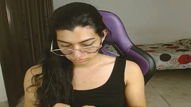 engielphoenis14 online show from September 18, 2025, 9:07 pm