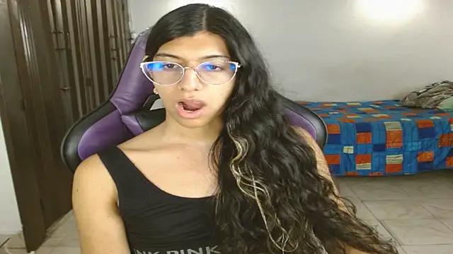 engielphoenis14 online show from November 29, 2025, 2:34 am