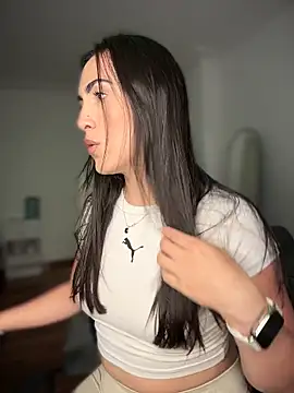 Snapshot of alessandra-a chatting on February 21, 2026, 3:52 am alessandra-a online show from February 21, 2026, 3:52 am