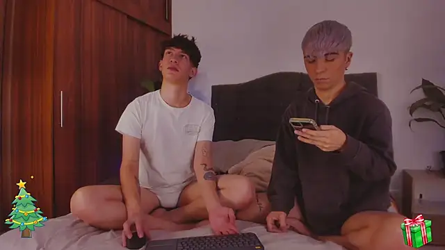 2gays 1Str8 online show from December 19, 2024, 10:21 pm