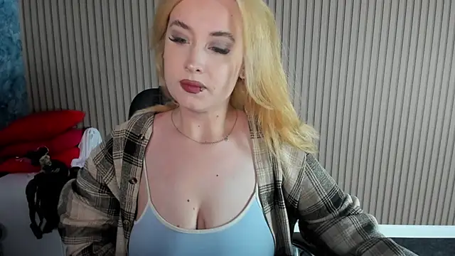 Emily Gin online show from October 30, 2025, 10:02 am