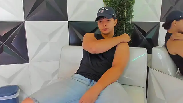 Dani cumboy online show from November 14, 2025, 1:04 pm