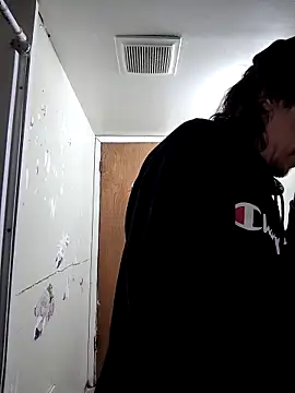 Lilsmokeshow017 online show from October 28, 2025, 6:40 pm