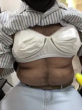 dick69lil online show from May 14, 2026, 6:43 am
