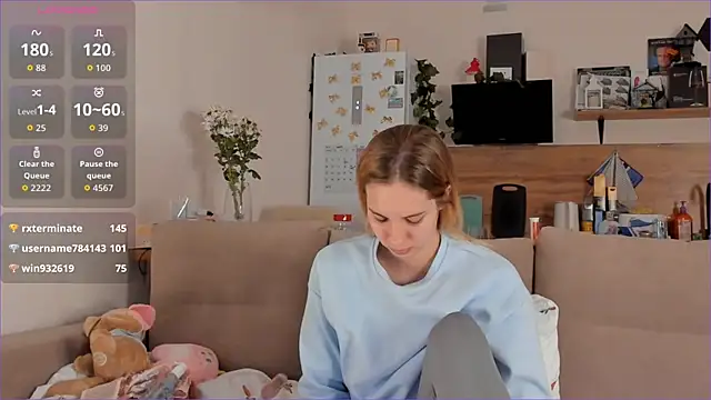 Girl alone home online show from November 2, 2025, 5:07 pm