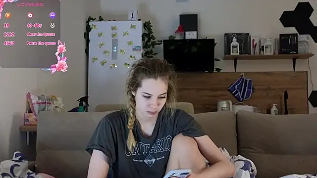 Girl alone home online show from March 11, 2025, 3:47 am