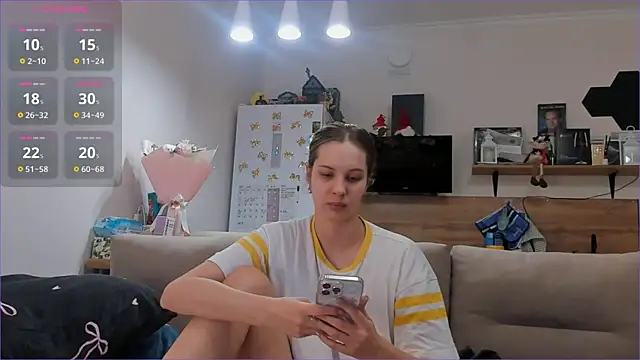 Girl alone home online show from March 21, 2026, 1:04 pm