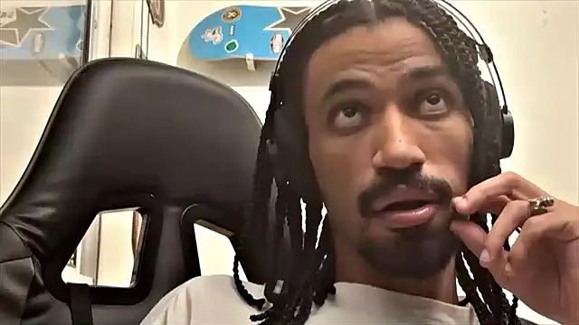 hotcamboy420 online show from February 14, 2025, 4:04 am