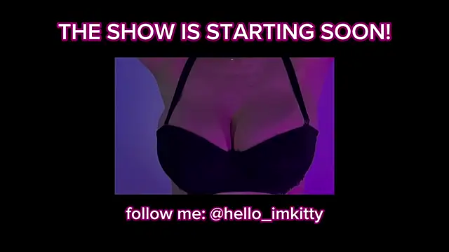 hello imkittyy online show from May 19, 2026, 9:33 pm