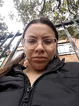 karlamorris  online show from September 10, 2025, 1:32 pm