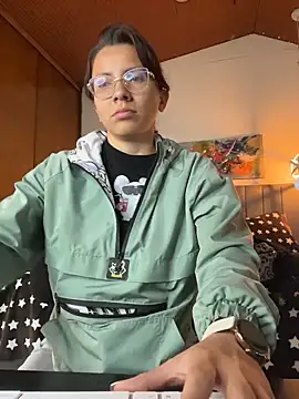 karlamorris  online show from March 4, 2026, 1:19 pm