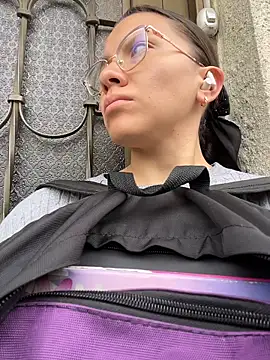 karlamorris  online show from February 3, 2026, 1:16 pm