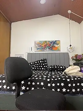 karlamorris  online show from March 10, 2026, 1:15 pm