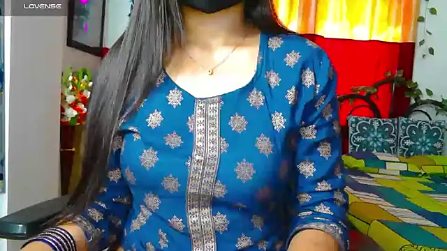 Snapshot of dimpi_111 chatting on February 25, 2025, 3:31 pm dimpi 111 online show from February 25, 2025, 3:31 pm