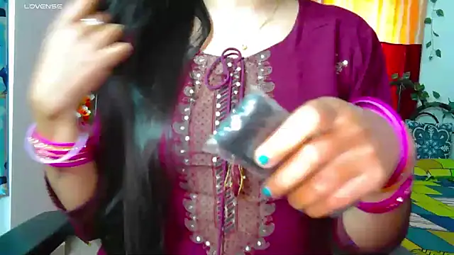 Snapshot of dimpi_111 chatting on February 26, 2025, 4:52 am dimpi 111 online show from February 26, 2025, 4:52 am