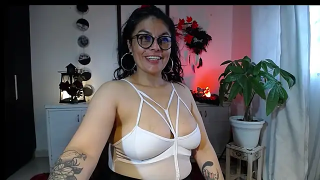 Snapshot of Lust_Mom41 chatting on October 15, 2025, 6:49 pm Lust Mom41 online show from October 15, 2025, 6:49 pm