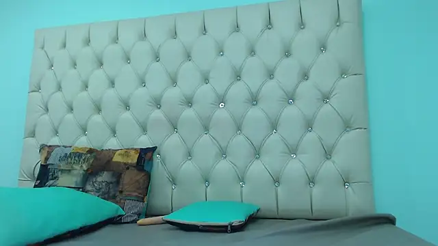 Briannacastello online show from February 5, 2025, 4:59 am