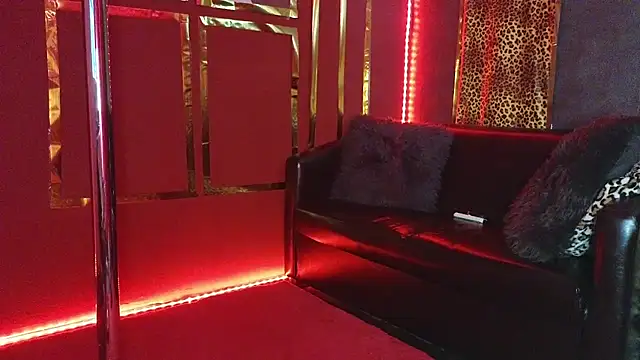 Snapshot of alissa4blonde chatting on September 24, 2025, 6:31 am alissa4blonde online show from September 24, 2025, 6:31 am