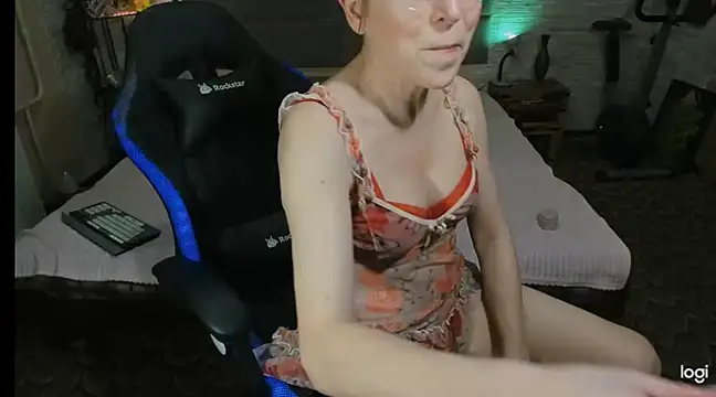 JessicaFamee online show from March 22, 2025, 1:43 am