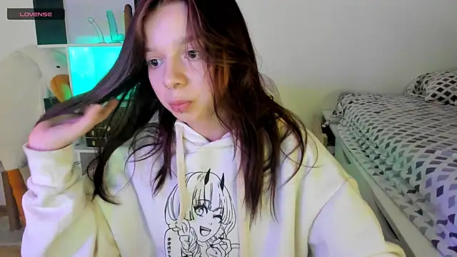 Snapshot of crystal_lilith chatting on February 22, 2025, 1:24 pm crystal lilith online show from February 22, 2025, 1:24 pm