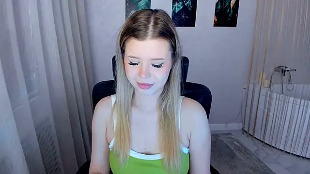 FollowLovee online show from March 26, 2026, 4:11 am