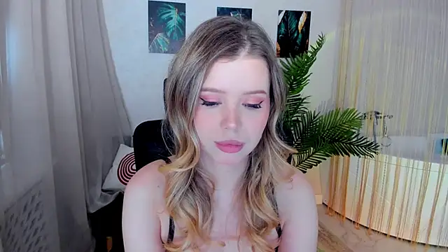 FollowLovee online show from April 11, 2026, 4:31 am