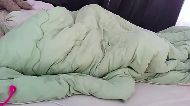 Snapshot of iamMalixxx chatting on February 16, 2026, 12:31 am iamMalixxx online show from February 16, 2026, 12:31 am